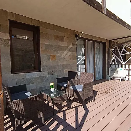 Διαμέρισμα Cosy 5 *